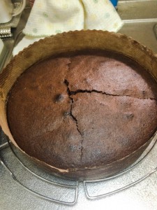 綺麗に割れたガトーショコラ